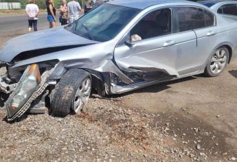 Aparatosa carambola deja 7 vehículos dañados sobre la carretera Mochis-Ahome