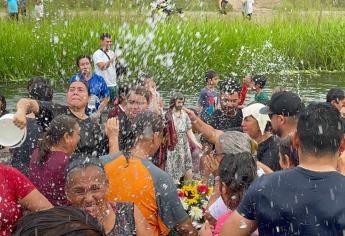 «Que lleguen las aguas» Con baño en el río celebran a San Juan Bautista en Villa Unión