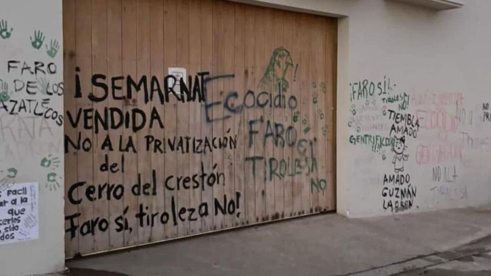 Con pintas en el Observatorio de Mazatlán se manifiestan en contra de la tirolesa