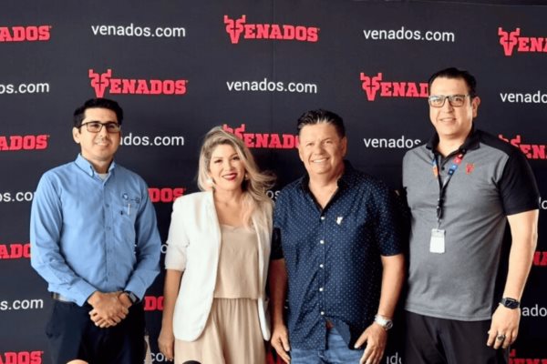 Venados de Mazatlán, de la mano de la Clínica Oftavisión, presentó su próxima campaña del Programa Social