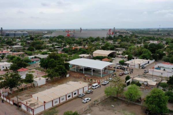 Juan de Dios Gámez entrega techumbre en Oso Viejo, Quilá