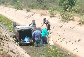 Tres personas resultan heridas tras caer a un canal en Guasave