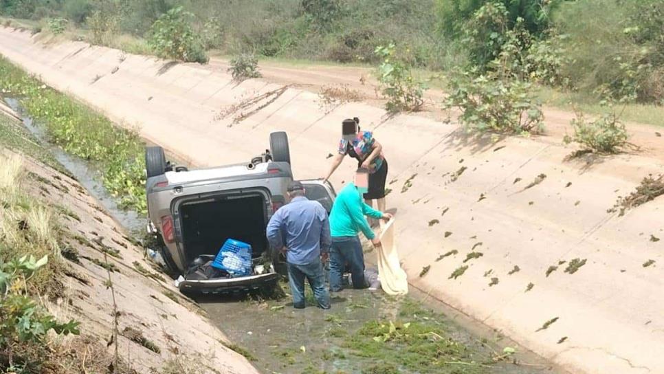 Tres personas resultan heridas tras caer a un canal en Guasave