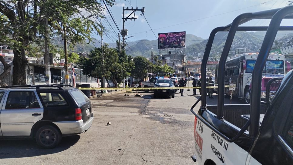 Ejecutan a dos personas en Acapulco; el mar arroja a dos más asesinadas