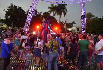 Con baile retro se lleva a cabo el segundo día del Festival Mi Ciudad en Los Mochis