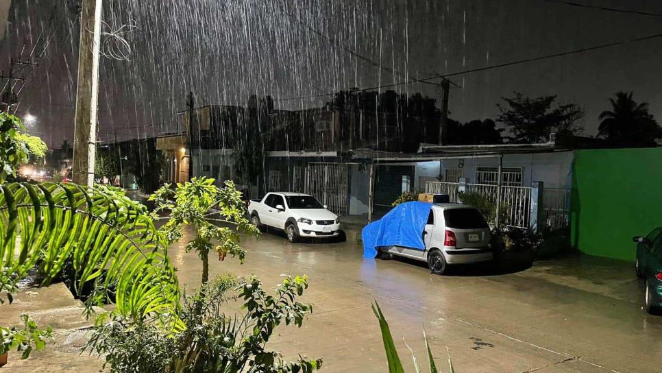 Mazatlán registra lluvias moderadas causadas por núcleo de tormenta en la sierra 