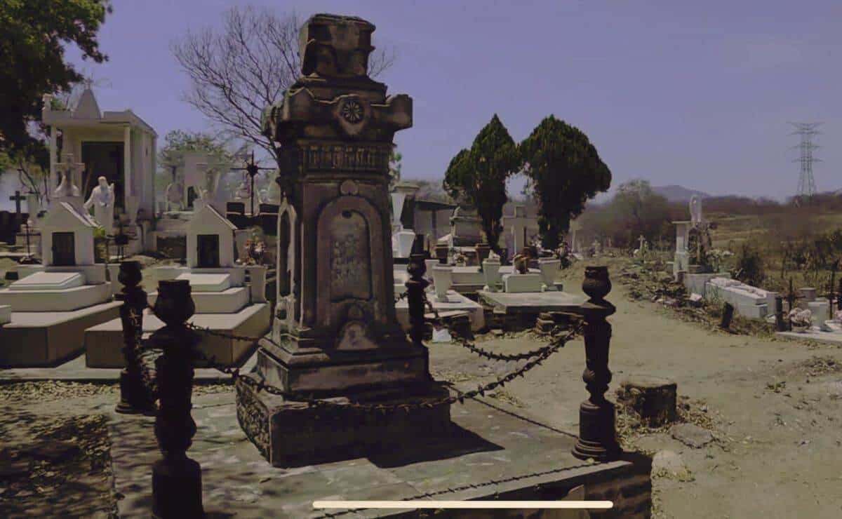 La Tumba encadenada de Elota: La leyenda de los amantes malditos