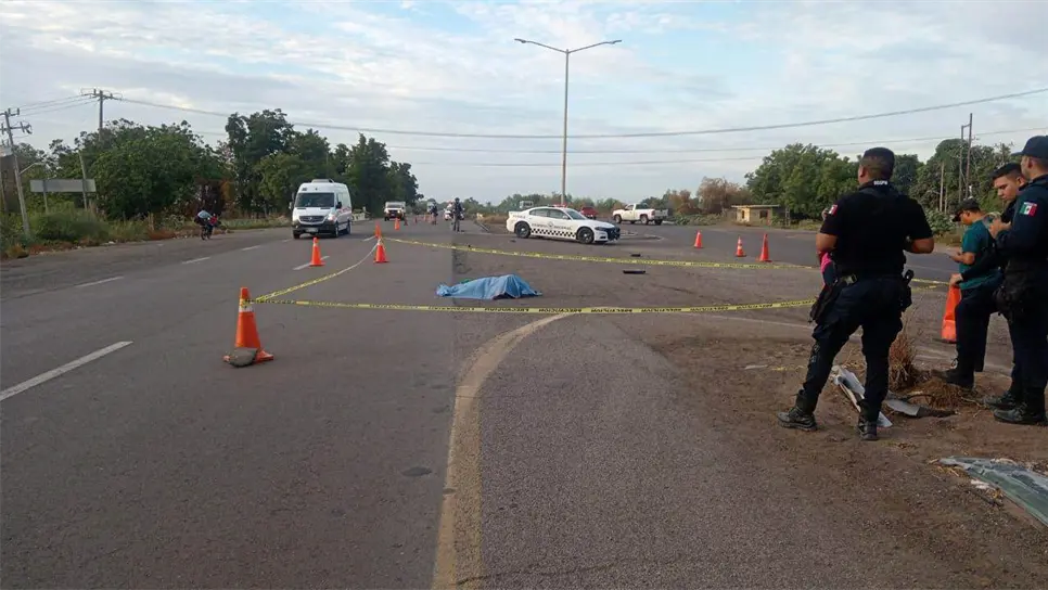 La víctima quedó tirada en la carretera.