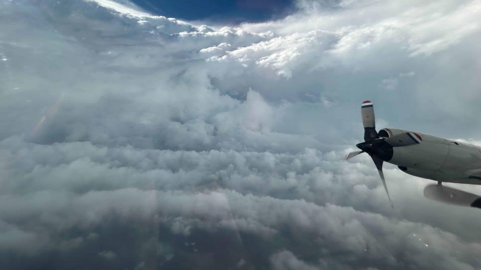 Así se ve el ojo del huracán «Beryl» desde el avión caza huracanes del NOAA | VIDEO