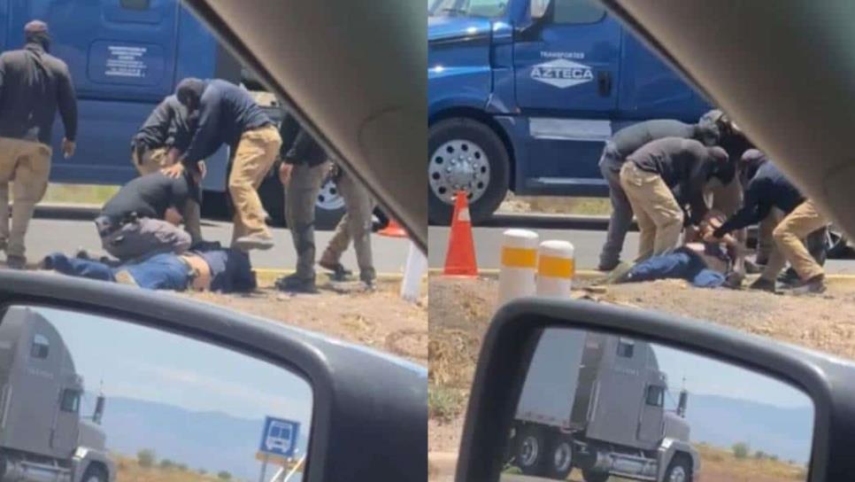 A golpes bajan a chofer de transporte en retén de la FGR en el Poblado 5, Ahome | VIDEO