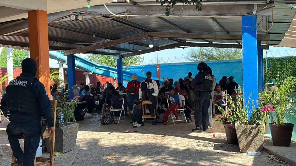 Rescatan a 62 migrantes africanos en Campo El Diez, Culiacán