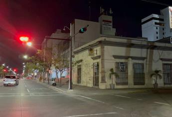 Reinstalan semáforo en la avenida Álvaro Obregón en Culiacán tras 5 meses de caos vial