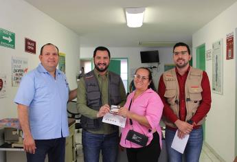 Entrega delegado de Bienestar credenciales del Programa IMSS-Bienestar y supervisa avances de la Clínica es Nuestra