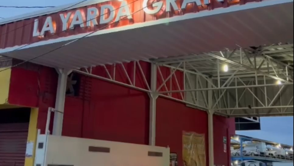 Así pasan las altas temperaturas trabajadores de La Yarda en Los Mochis