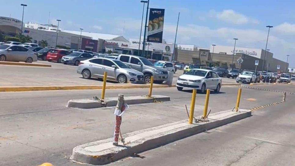 Por falta de permisos ayuntamiento suspende obra para cobro de estacionamientos en plaza comercial de Mazatlán