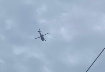 Helicóptero de la Marina sobrevuela Culiacán tras enfrentamientos en Badiraguato