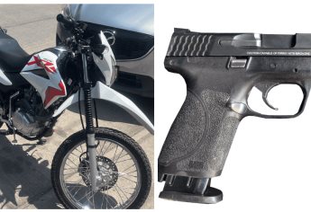 Policías detienen a un motociclista con una pistola en el sector sur de Culiacán