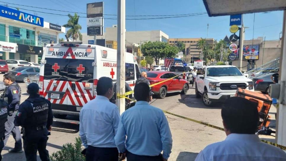 Ejecutan a balazos a sujeto en su camioneta cerca de La Lomita en Culiacán