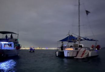 Chocan dos catamaranes frente a la Isla de Pájaros en Mazatlán