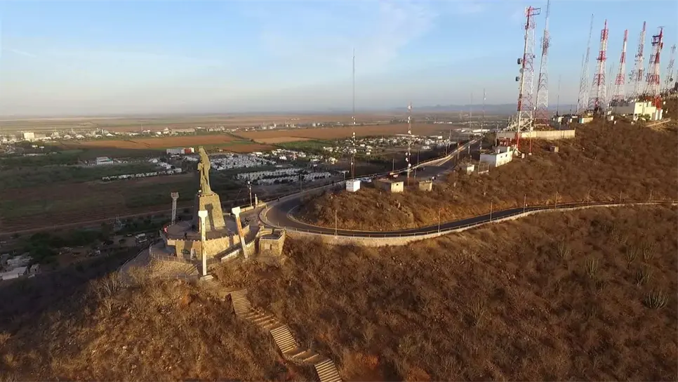 El cerro de la memoria es uno de los lugares más emblemáticos en Los Mochis. FOTO: Luz Noticias