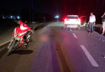 Dos mujeres resultan lesionadas tras choque de motocicleta con camioneta en Escuinapa