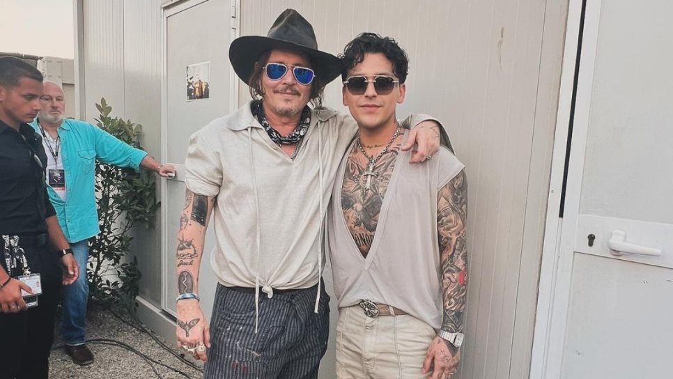 El «Nodalverso» existe: Christian Nodal publica foto con Johhny Depp