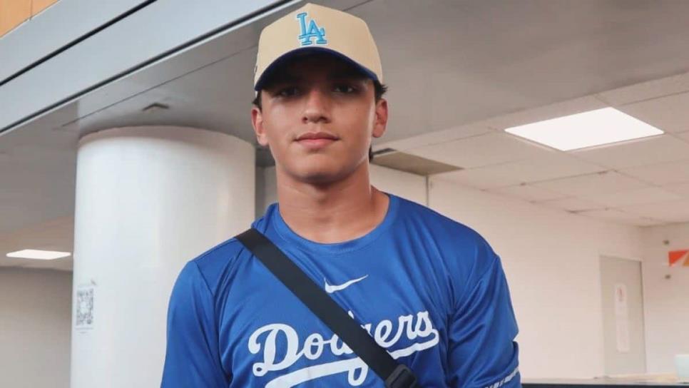 «Me siento muy orgulloso de ti mi amor»: madre del culiacanense Ezequiel Rivera al enterarse de que su hijo firmó con Dodgers