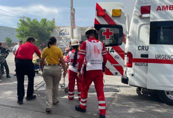 60 elementos de auxilio se movilizaron para extinguir el incendio de 4 embarcaciones en Mazatlán