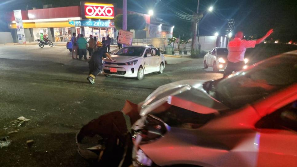 Encontronazo deja dos personas heridas en la carretera a Bellavista en Culiacán