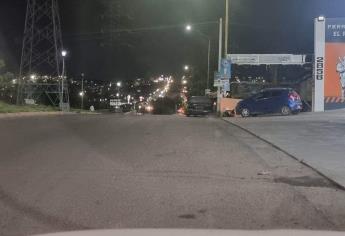 Sujetos armados despojan un vehículo Suzuki en la colonia Brisas del Humaya en Culiacán 