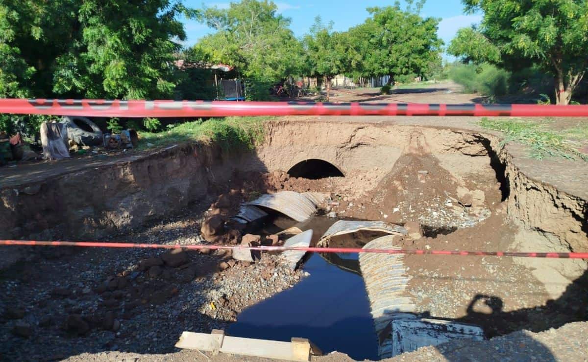 Surge socavón en el dren de San Joachín, en Guasave