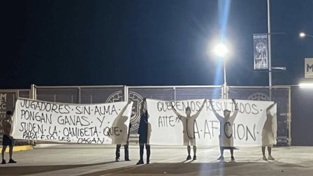 Aficionados de Mazatlán FC se manifiestan afuera del Estadio El Encanto; piden buenos resultados