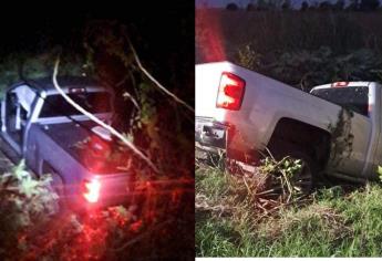 Fuerte choque frontal por invasión de carril, deja daños en Guasave