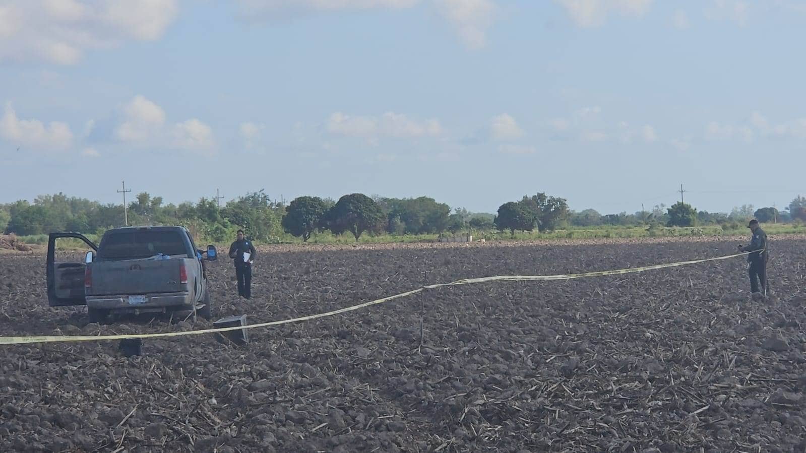 Las víctimas quedaron en el interior de una camioneta. FOTO: Luz Noticias.