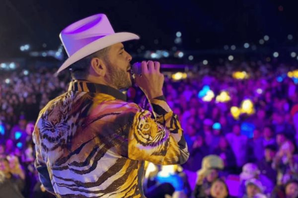Así regresa «El Komander» con el Movimiento Alterado en sus conciertos | VIDEO