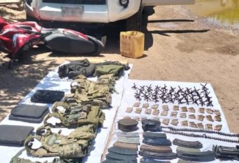 Guardia Nacional asegura una camioneta con armas, cartuchos y ponchallantas en Villa Juárez, Navolato