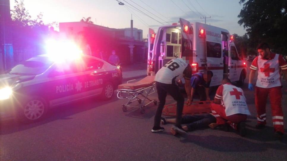 Conductor se pasa alto, arrolla a motociclista y huye en Guasave 