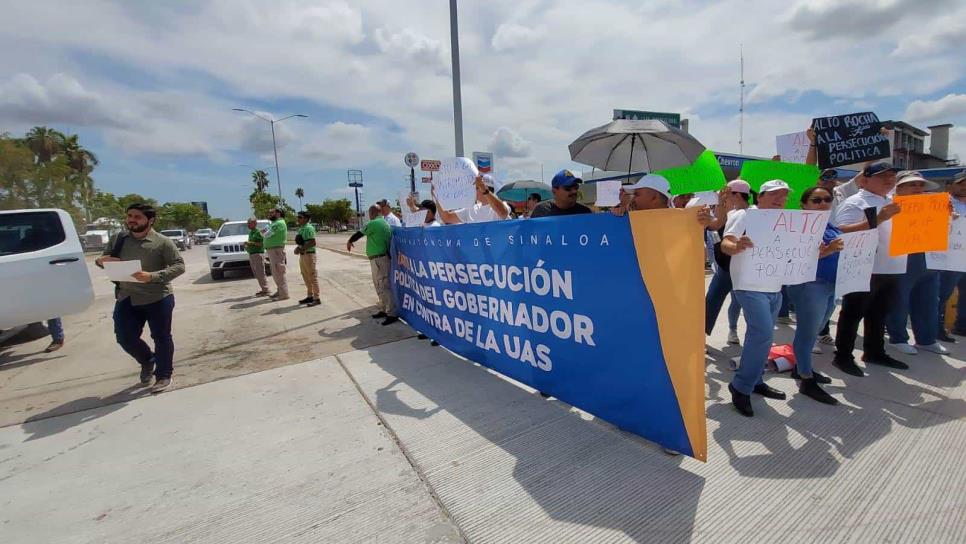 «Fuera los corruptos de la UAS» responde Rocha Moya a manifestantes en Los Mochis