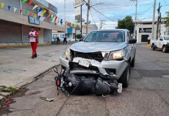 Motociclista se lesiona tras ser embestido por una camioneta en Culiacán