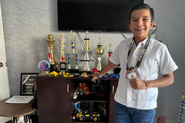 Mateo, el niño mochitense que ganó plata en la olimpiada de matemáticas en la Universidad de Columbia