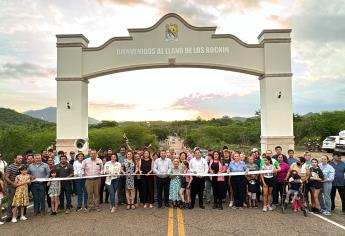 Inauguran arco de bienvenida de la comunidad de Llano de los Rochín, Badiraguato