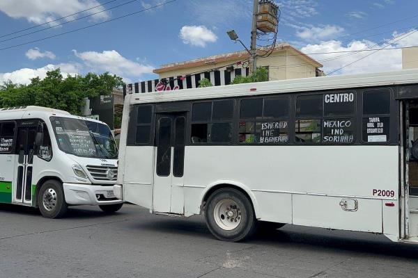 Camiones urbanos de Los Mochis son un horno, reportan usuarios 