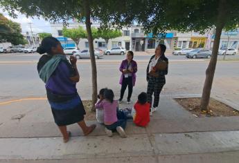 Retiran de un crucero de Los Mochis a una mujer chiapaneca y sus hijos