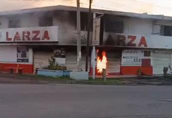 Fuerte incendio consume una ferretería en Culiacán