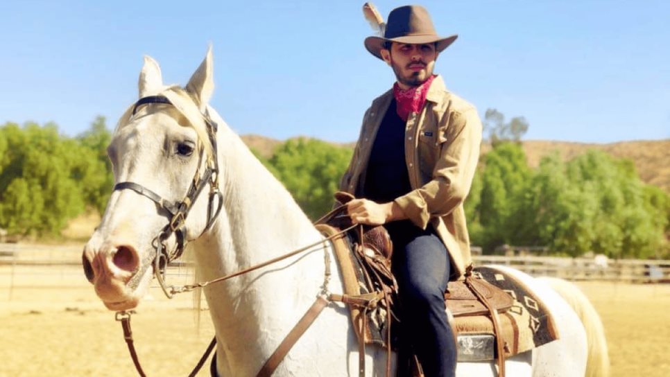 Así vive el cantante Joss Favela la sequía en Sinaloa: «no es fácil la vida de rancho» | VIDEO