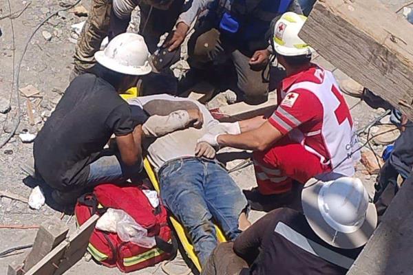 Albañil cae de un cuarto piso de obra en construcción en Mazatlán 