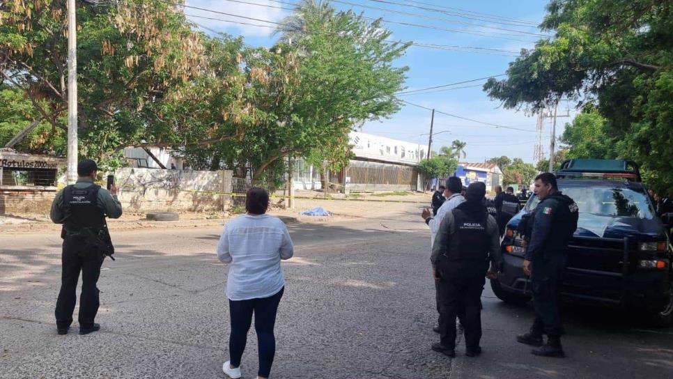 Asesinan a mujer en presunto asalto violento en Culiacán 