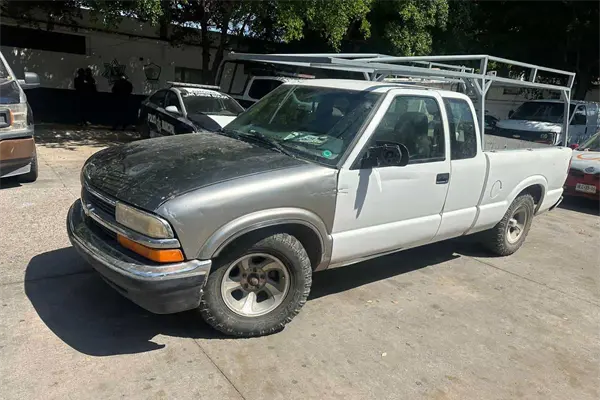 Policía detiene a hombre que conducía camioneta robada en Los Mochis Policía detiene a hombre que conducía camioneta robada en Los Mochis