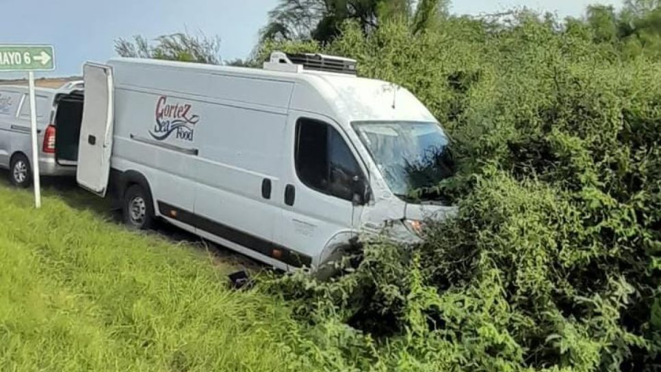 Choque frontal en Flor de Mayo, Guasave, deja daños materiales y un lesionado