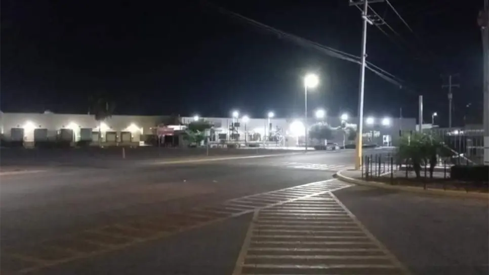 La maquiladora está en el parque industrial.